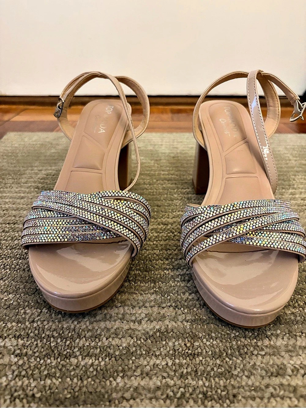 Top Moda Jeweled Strappy Heels in Pink New